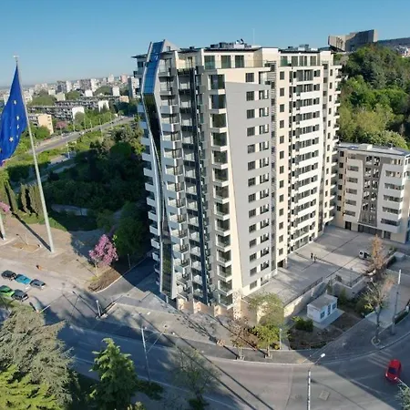 Sky View Flat With Parking Apartmán