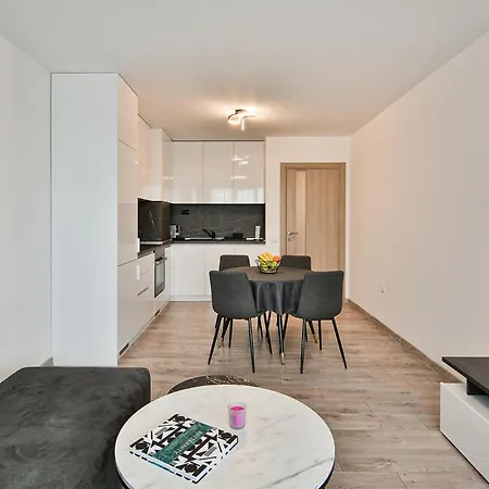 Apartmán Sky View Flat With Parking