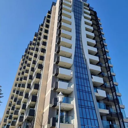 Sky View Flat With Parking Apartmán