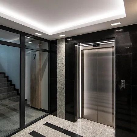 Sky View Flat With Parking Apartmán